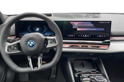 BMW i5 eDrive40 Touring Fully Charged