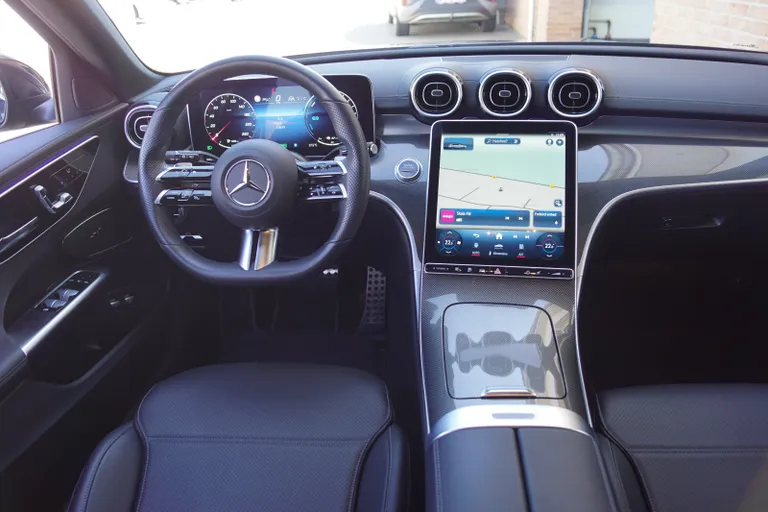Mercedes C300 e AMG Line stc. aut.