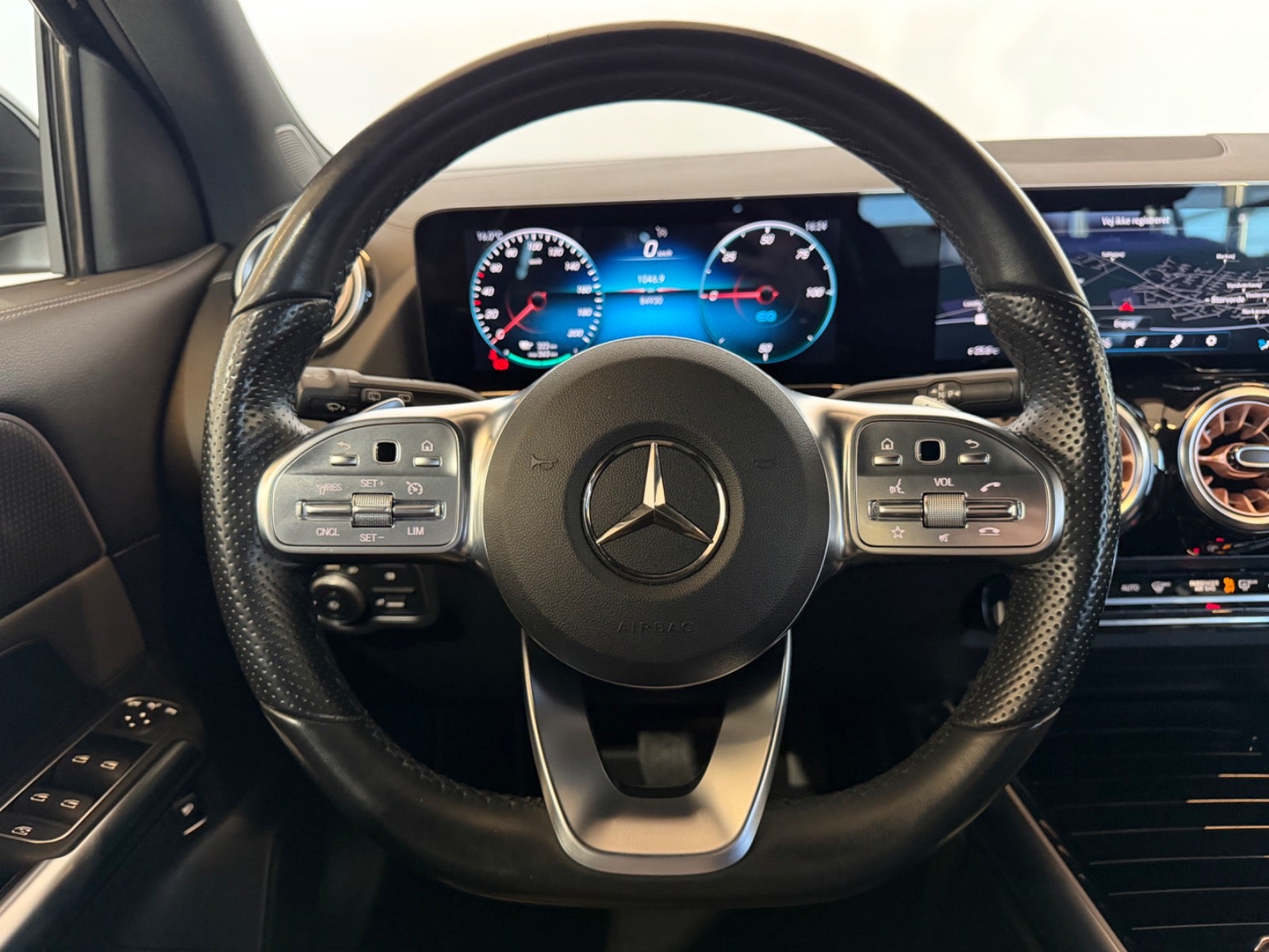 Mercedes EQA250 Electric Art