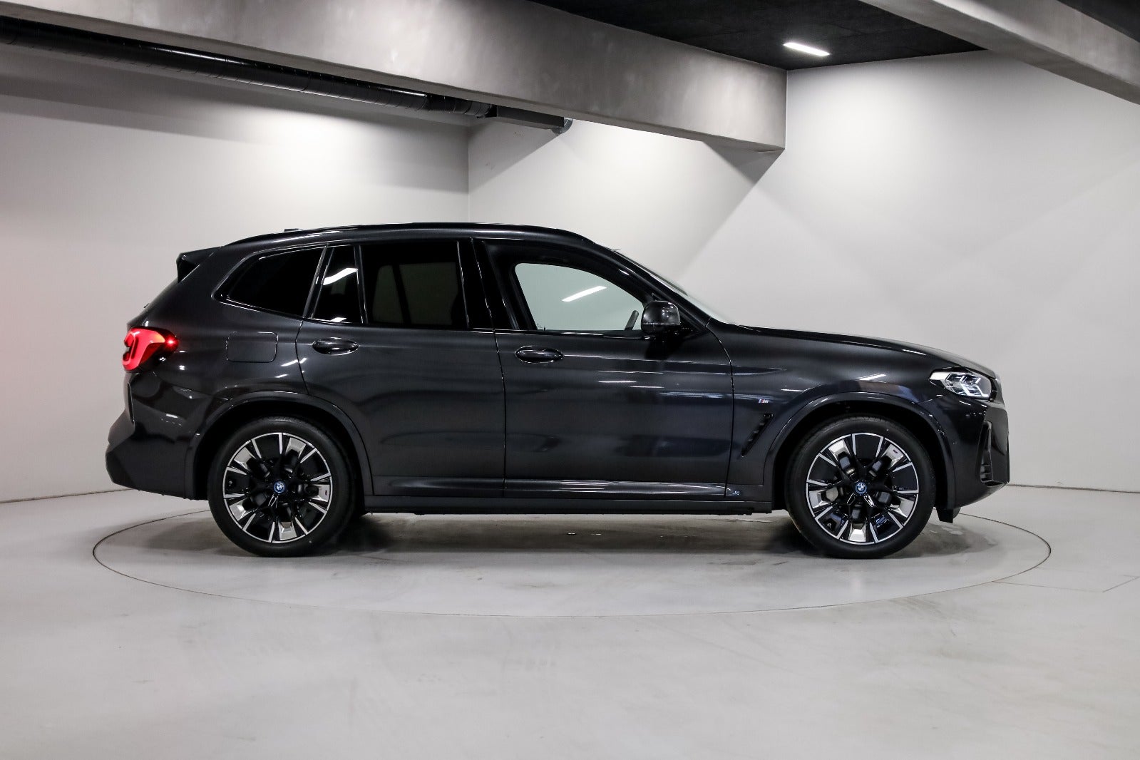 BMW iX3 Charged Plus M-Sport