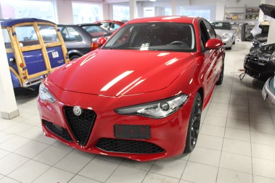 Alfa Romeo Giulia 2,0 T 200 Edizione aut. 4d