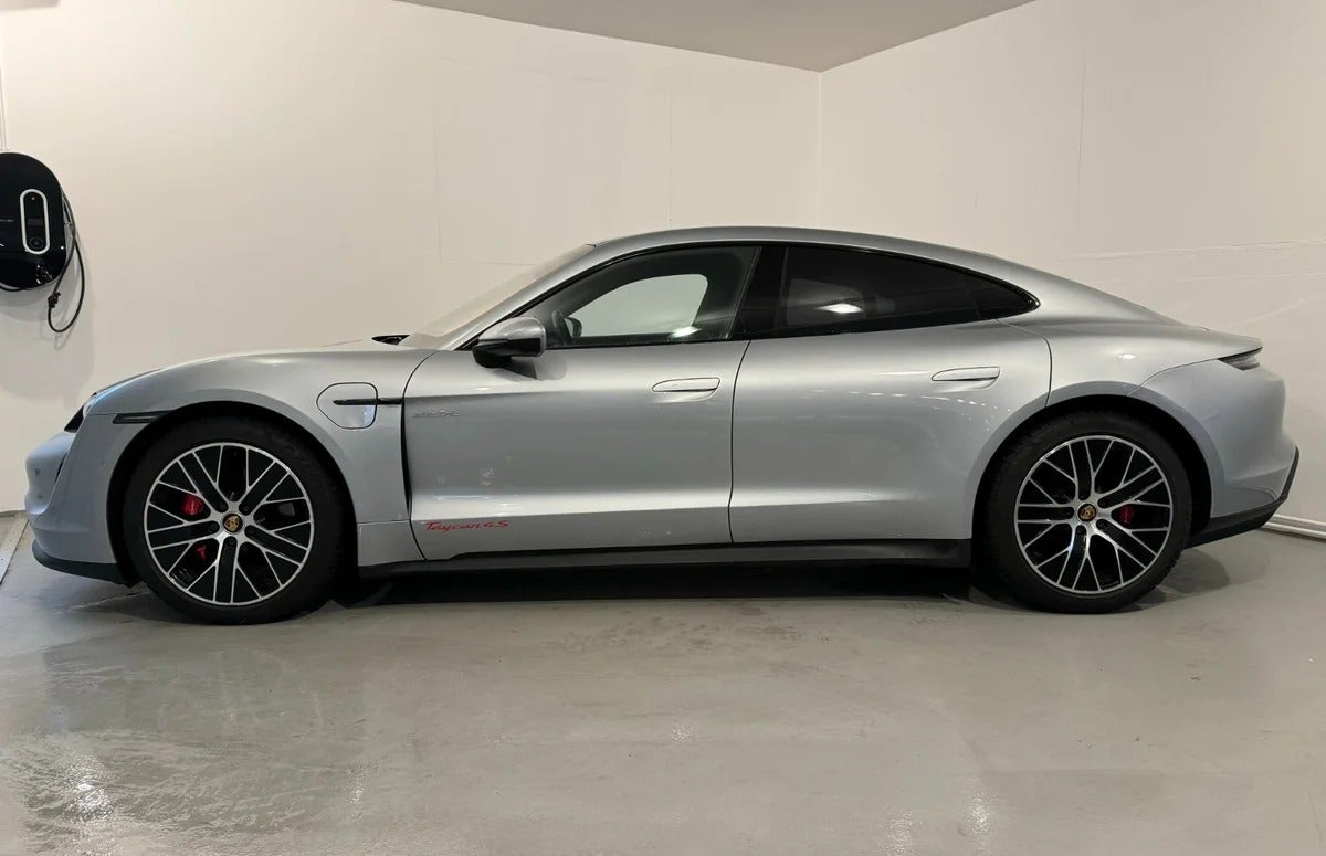 Porsche – Taycan 4S