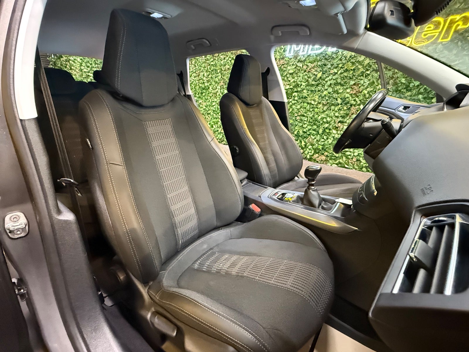 Billede af Peugeot 308 1,5 BlueHDi 130 Allure Sky SW