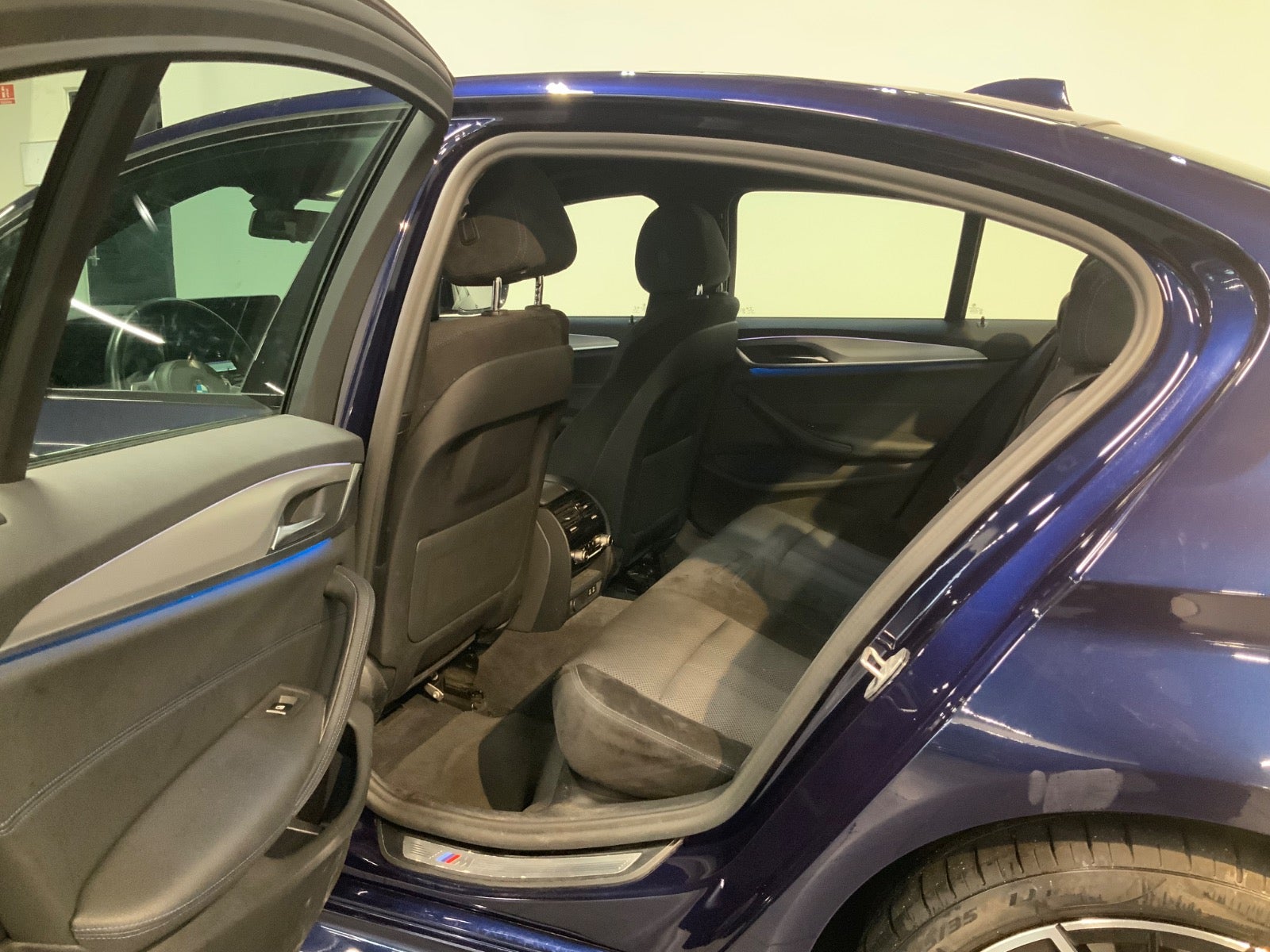 BMW 530e (6/8)