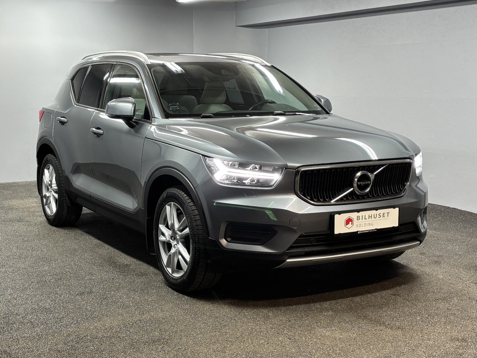 Billede af Volvo XC40 2,0 T4 190 Momentum aut.