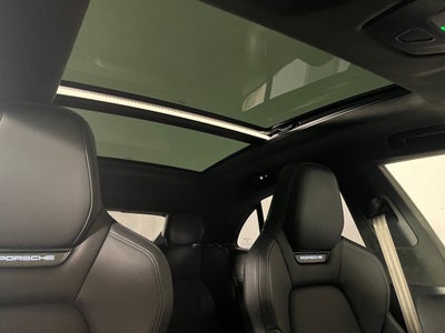 Porsche Macan Turbo Van