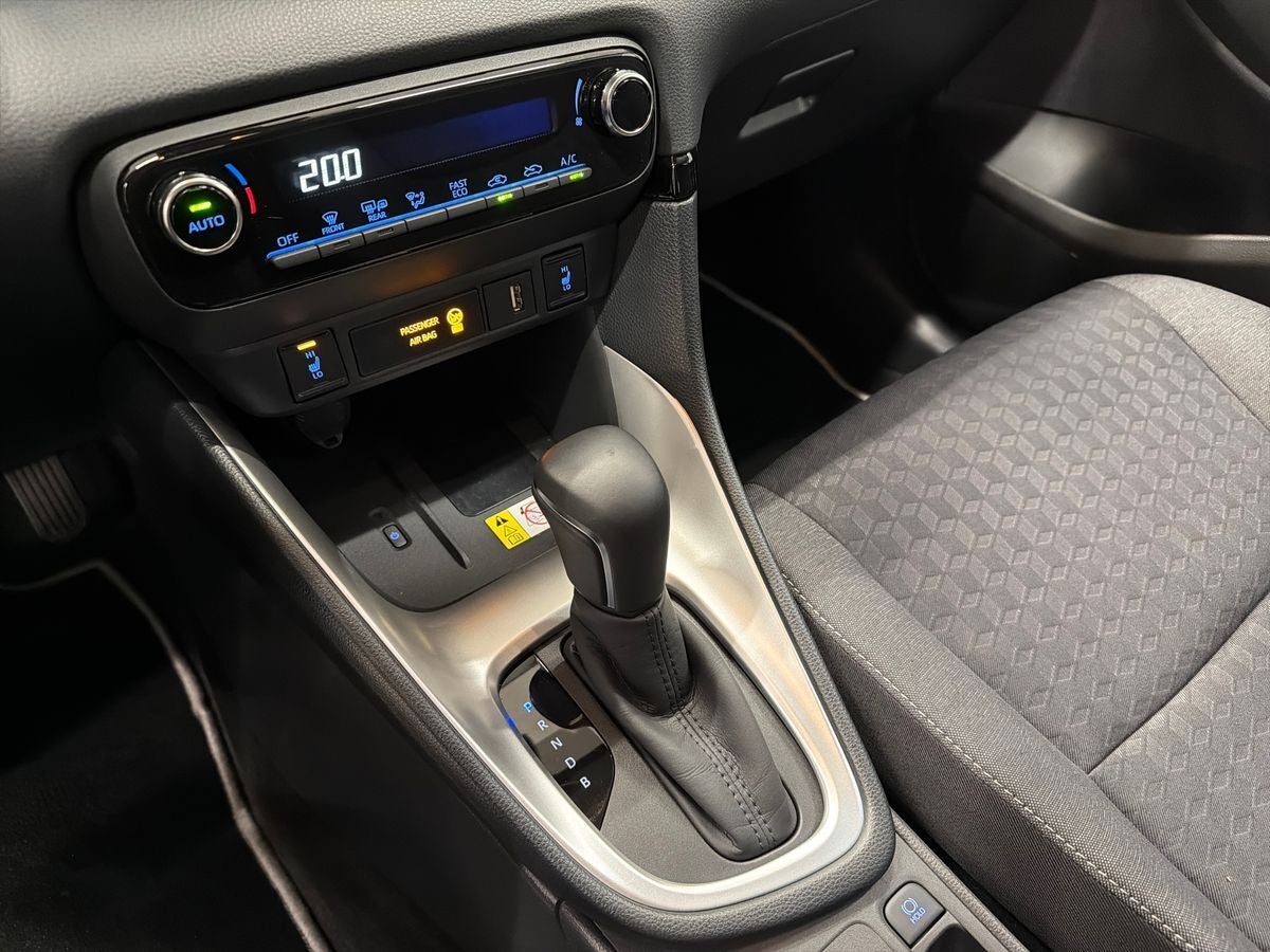 Toyota Yaris Hybrid Active e-CVT billede 14