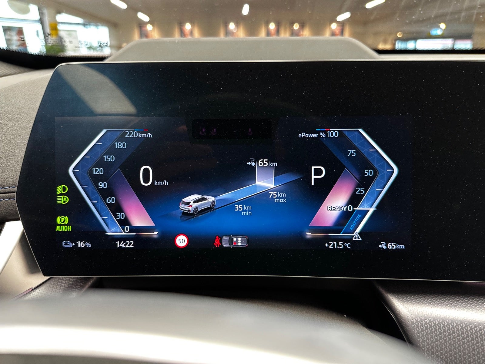 Billede af BMW iX1  eDrive20 Fully Charged M-Sport