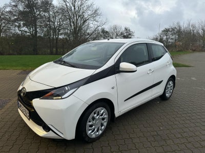 Toyota Aygo 1,0 VVT-i x-change x-shift Benzin aut. Automatgear modelår 2015 km 104000 Hvid klimaanlæ