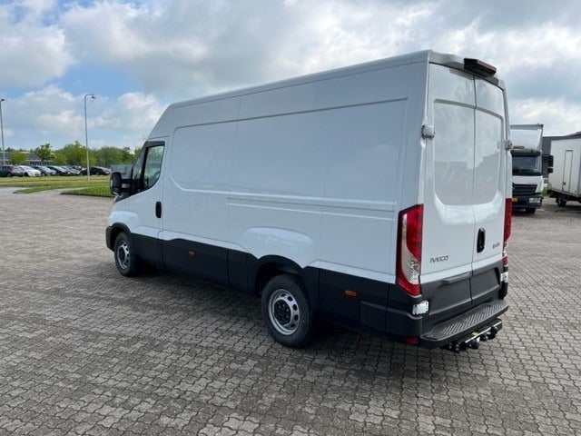 Billede af Iveco Daily 3,0 35S18 12m³ Van AG8