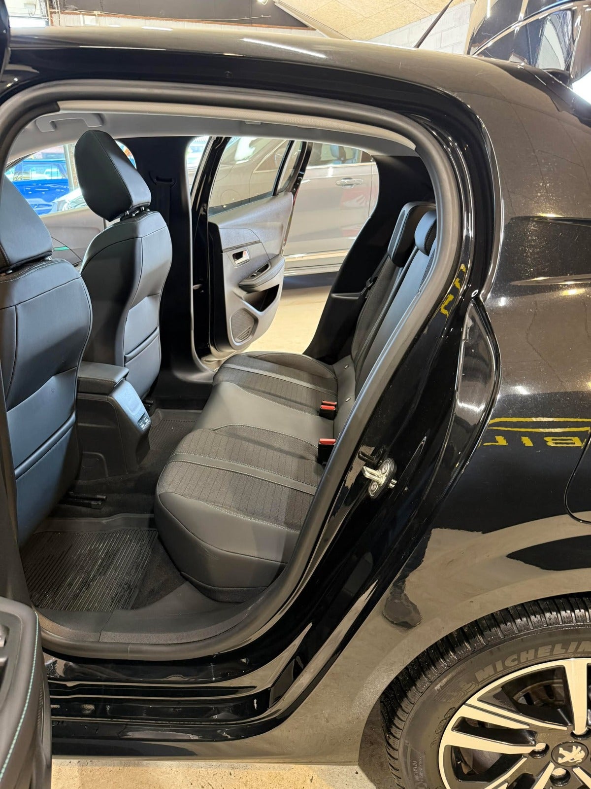 Billede af Peugeot 208 1,2 PureTech 100 Edition:210+