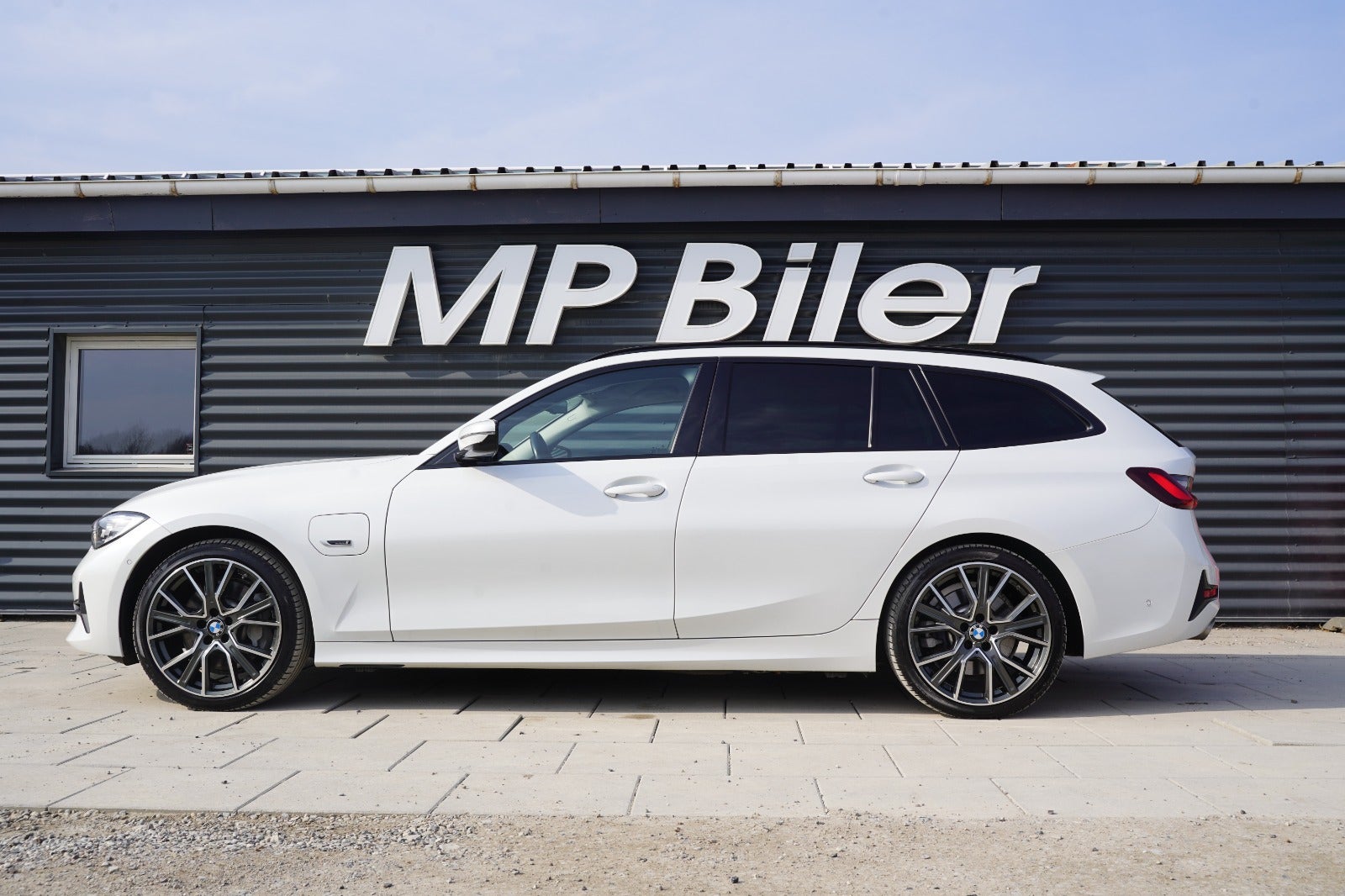 Billede af BMW 330e 2,0 Touring Sport Line aut.