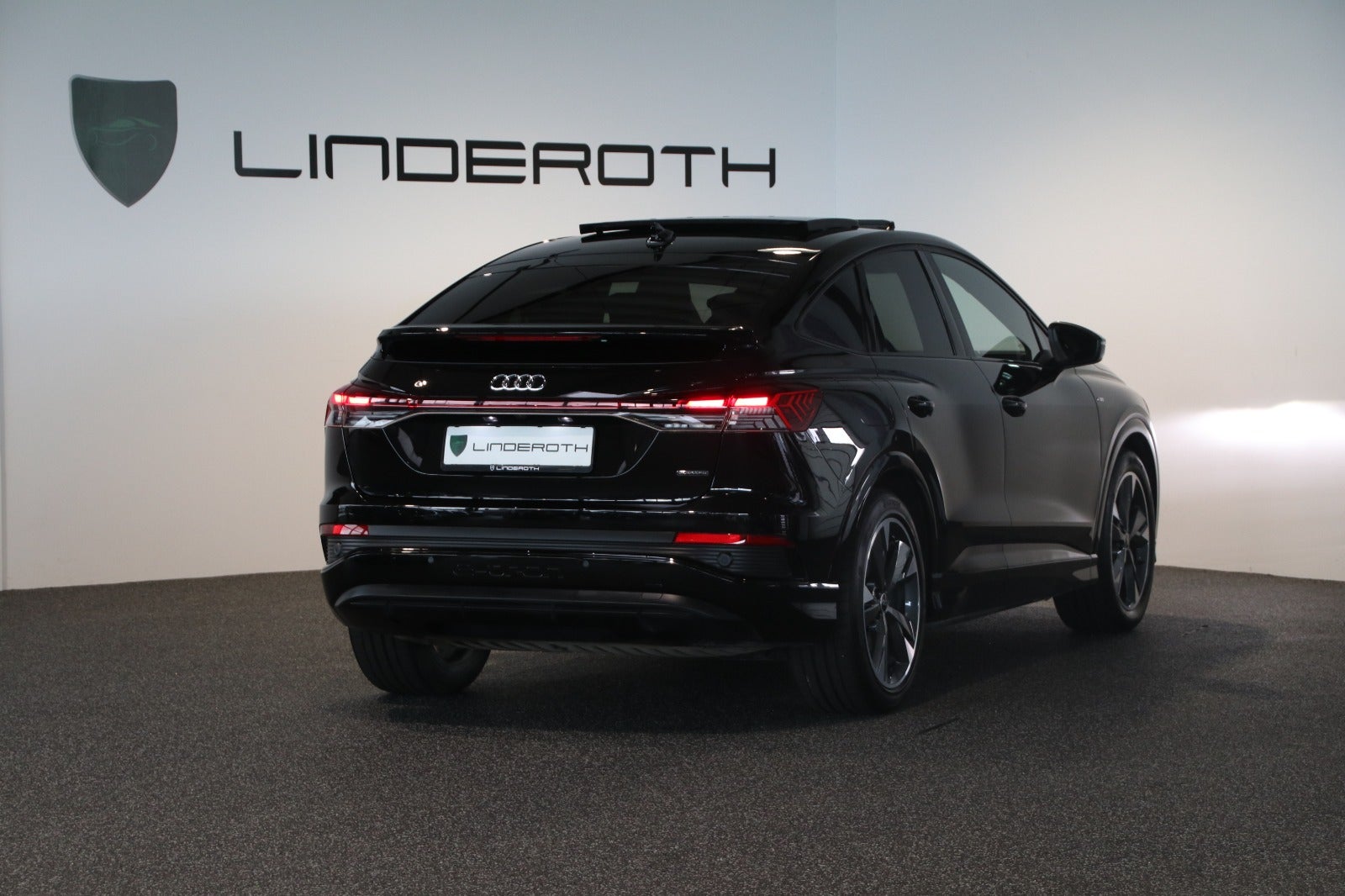 Audi Q4 e-tron 45 S-line Sportback quattro 5d - 2