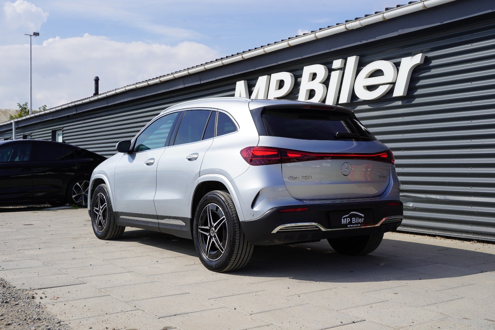 Billede af Mercedes EQA350  AMG Line 4Matic