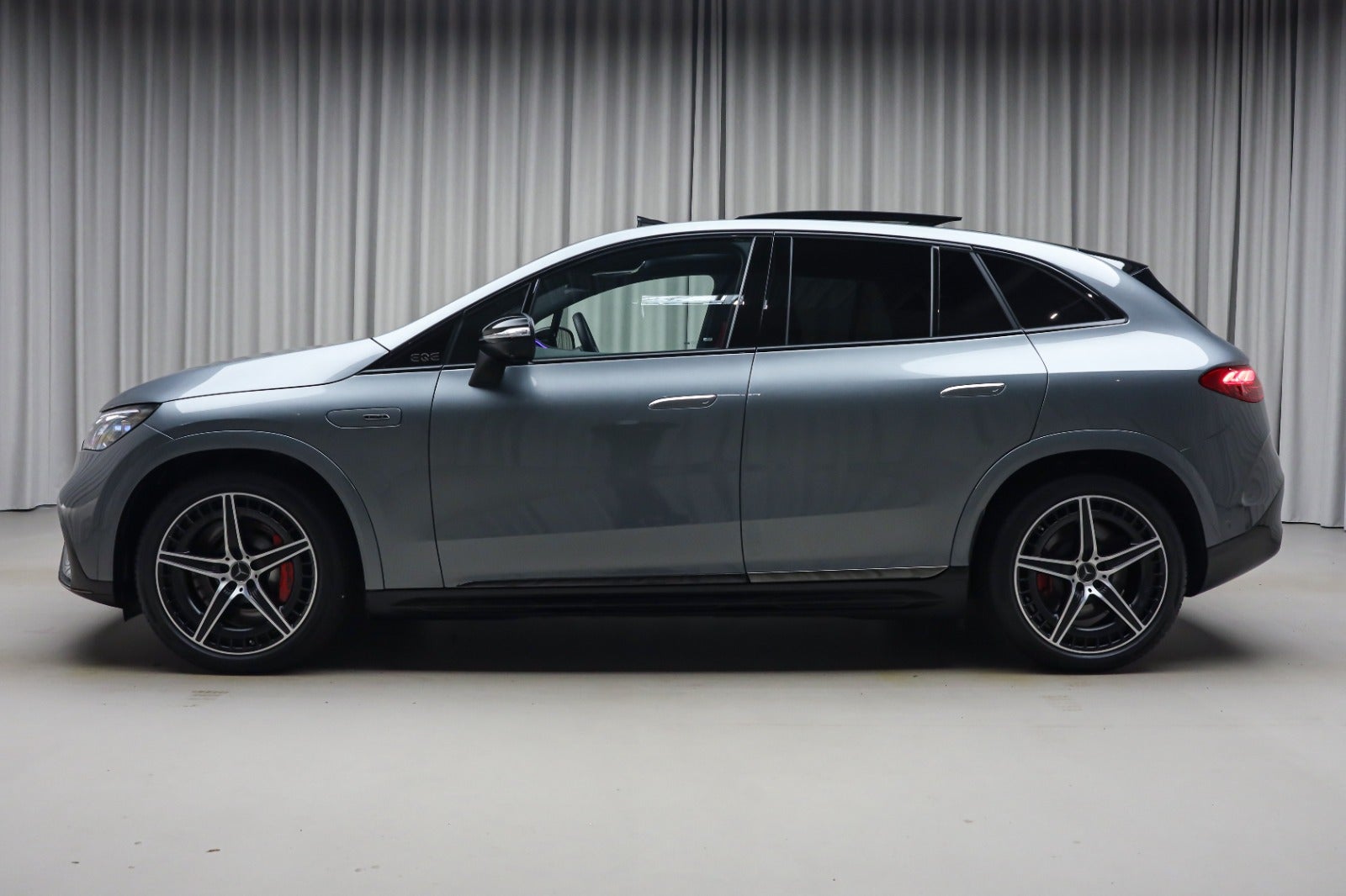 Mercedes-AMG EQE 43 SUV (6/8)