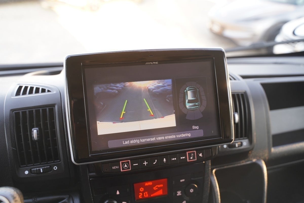 Billede af Citroën Jumper 35+ 2,2 BlueHDi 165 L3H2 FlexLine+