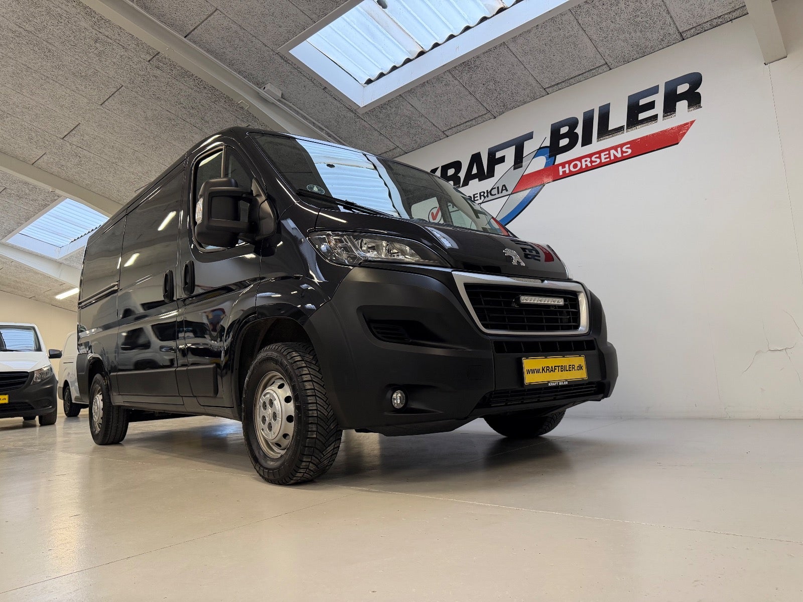 Billede af Peugeot Boxer 333 2,2 BlueHDi 140 L2H1 Premium