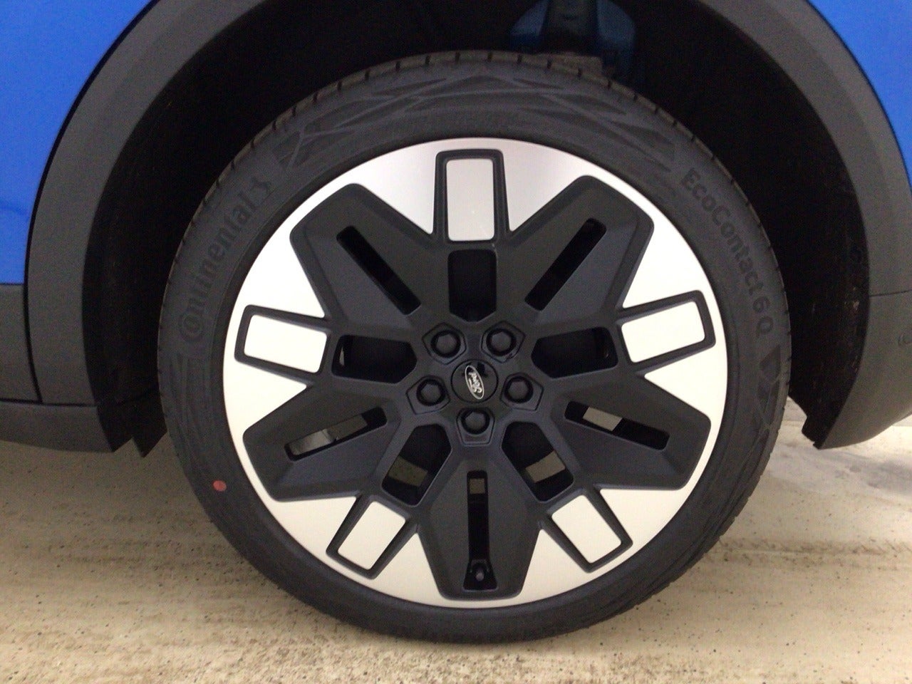 Ford Explorer Premium Extended Range AWD