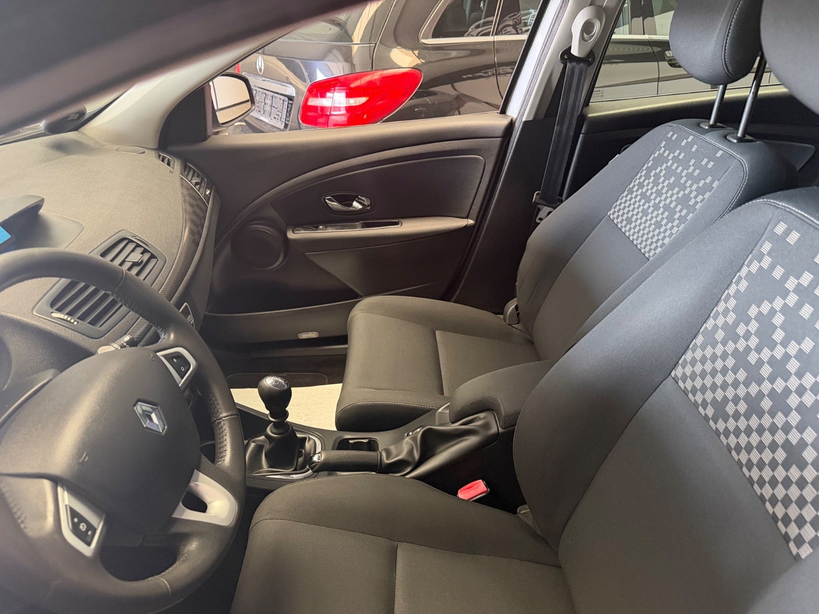 Renault Megane III dCi 110 Dynamique Sport Tourer - billede 8