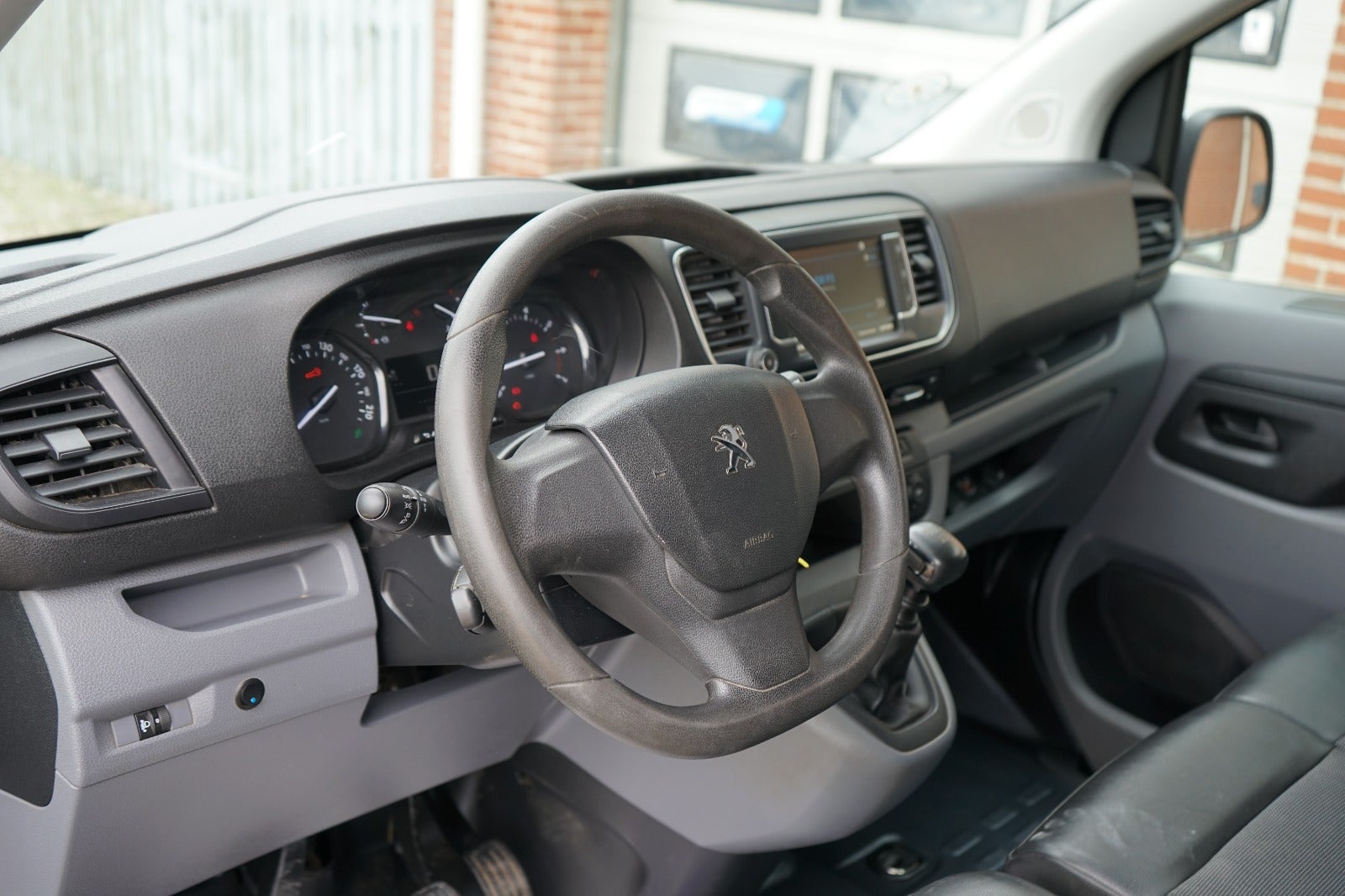 Billede af Peugeot Expert 2,0 BlueHDi 120 L3 Plus Van