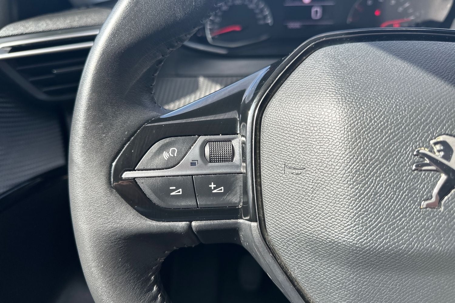 Billede af Peugeot 208 1,2 PureTech 100 Platin Pack