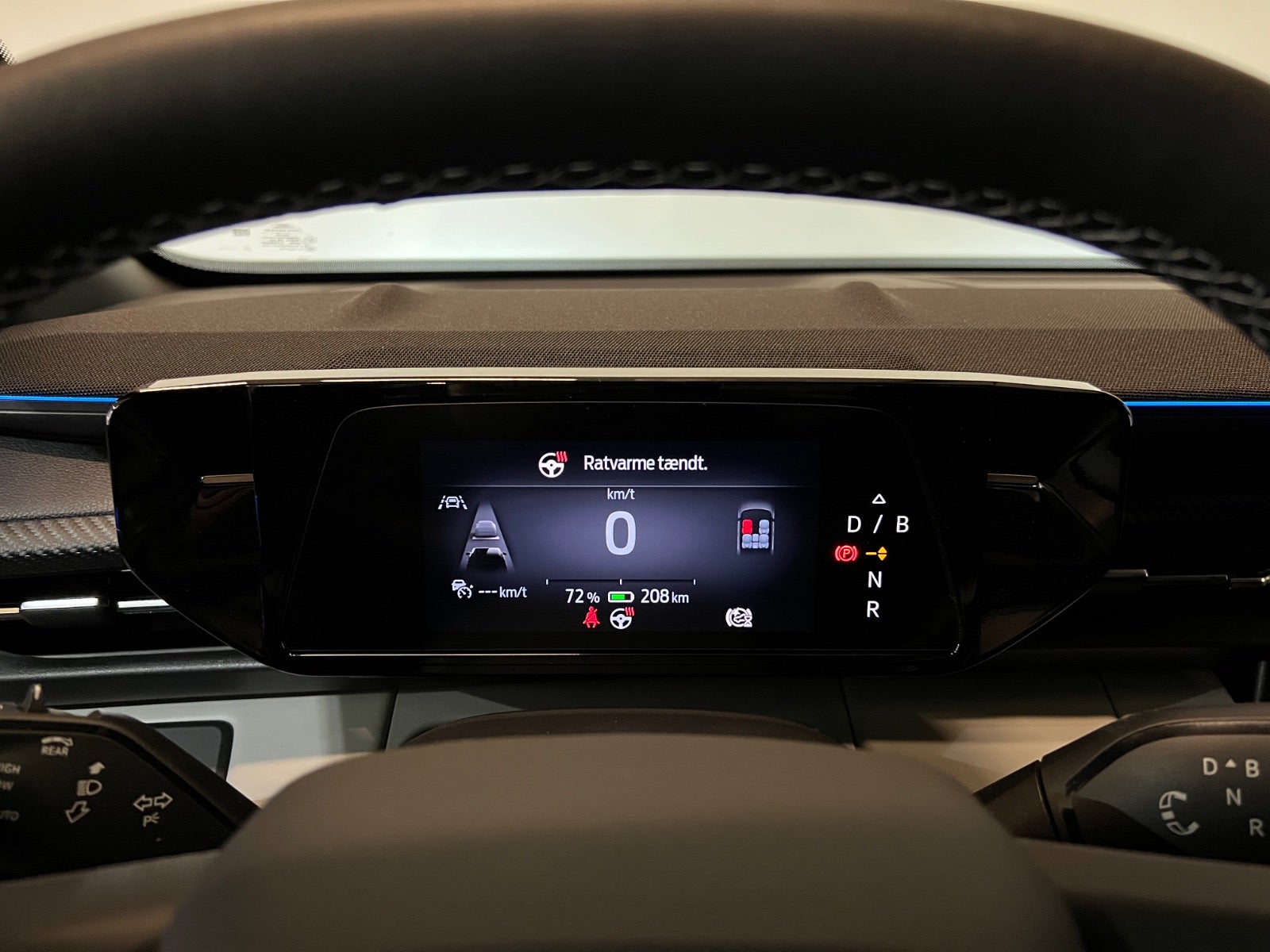 Ford Explorer Premium Extended Range