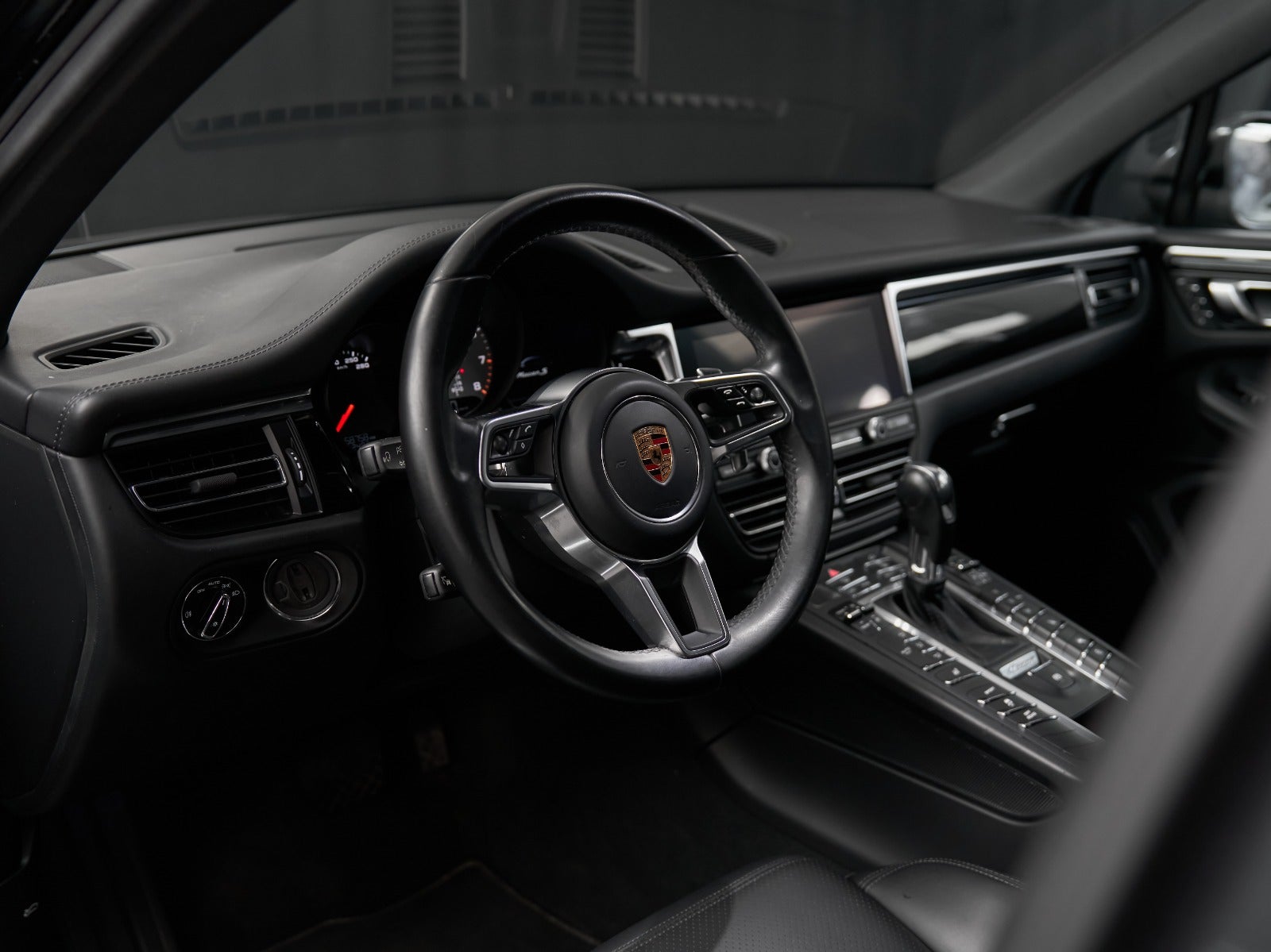 Gallery image 11 of 18