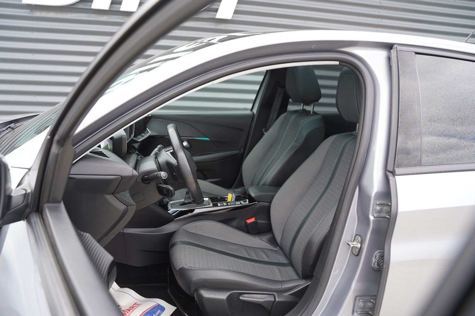 Billede af Peugeot 208 1,5 BlueHDi 100 Allure Sky