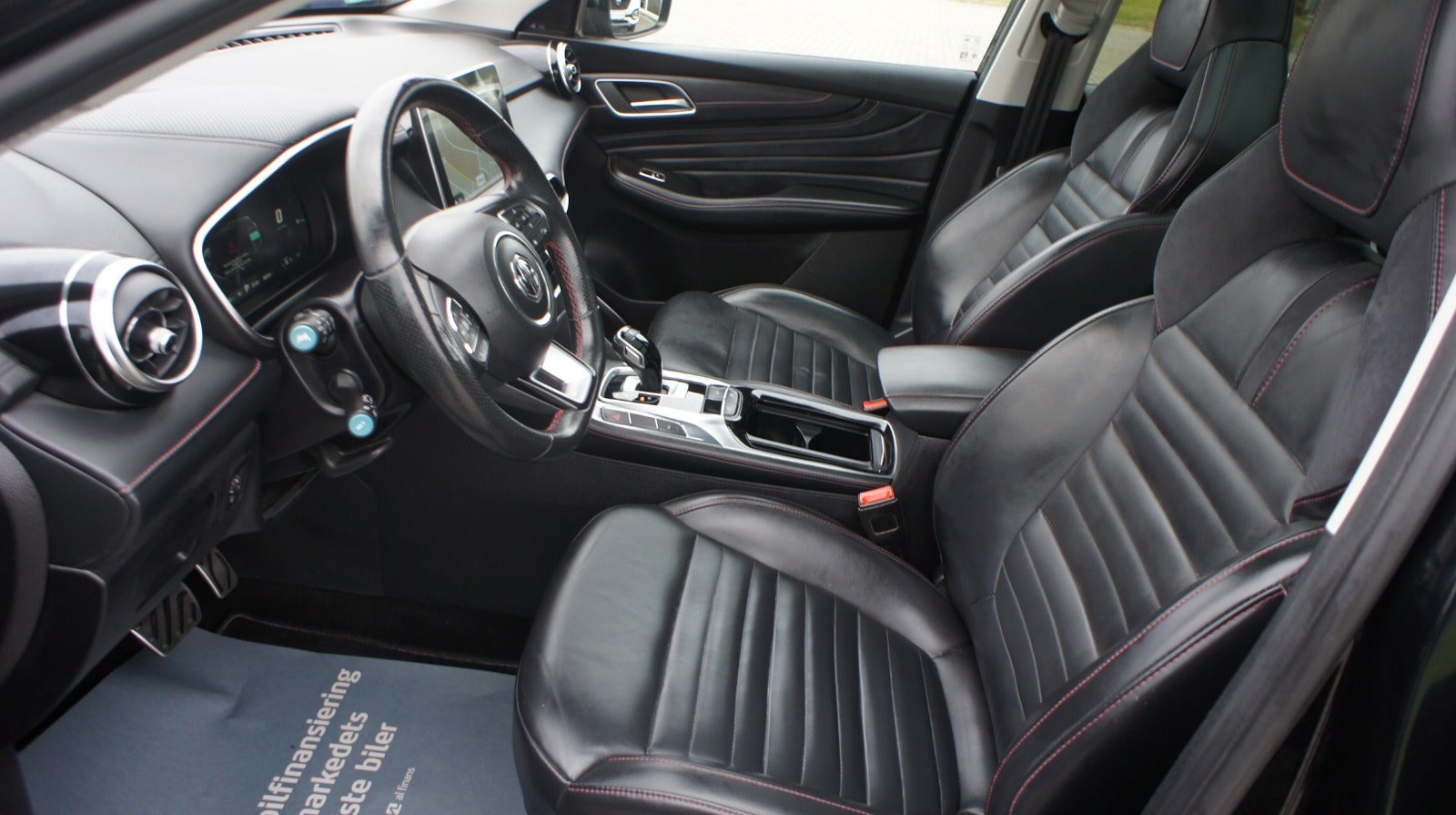 MG EHS PHEV Luxury