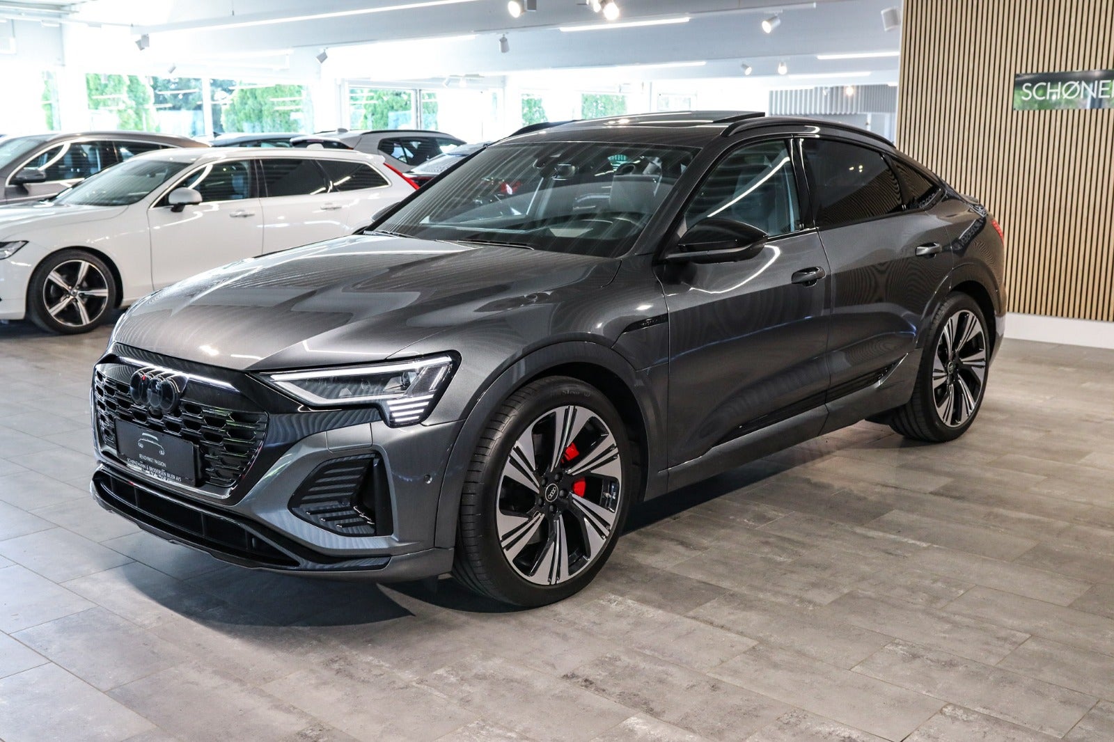 Billede af Audi Q8 e-tron 55 S-line Sportback quattro