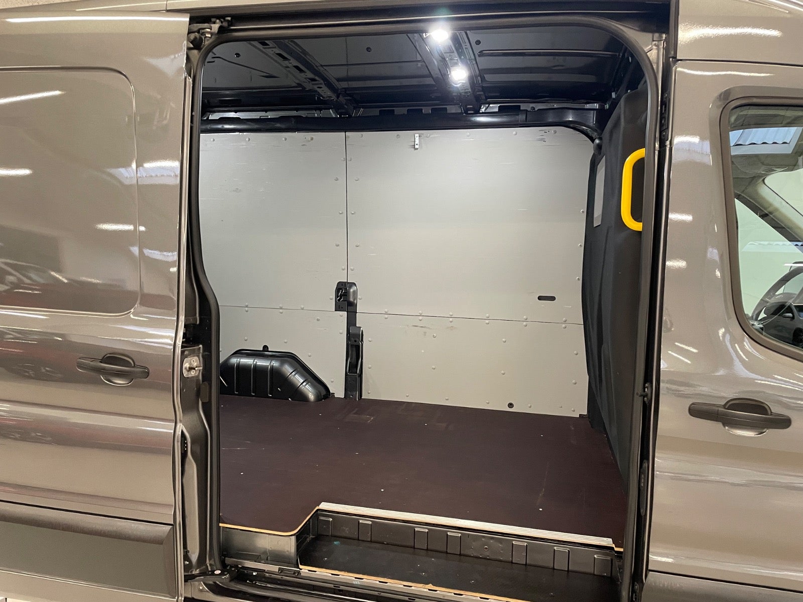 Billede af Ford Transit 350 L2 Van 2,0 TDCi 170 Trend aut. H2 FWD