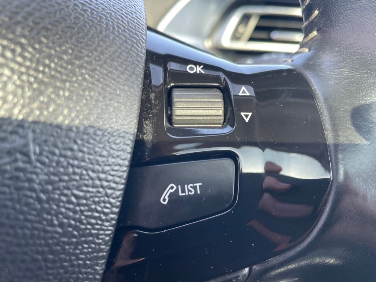 Billede af Peugeot 308 1,6 BlueHDi 120 Allure Sky SW