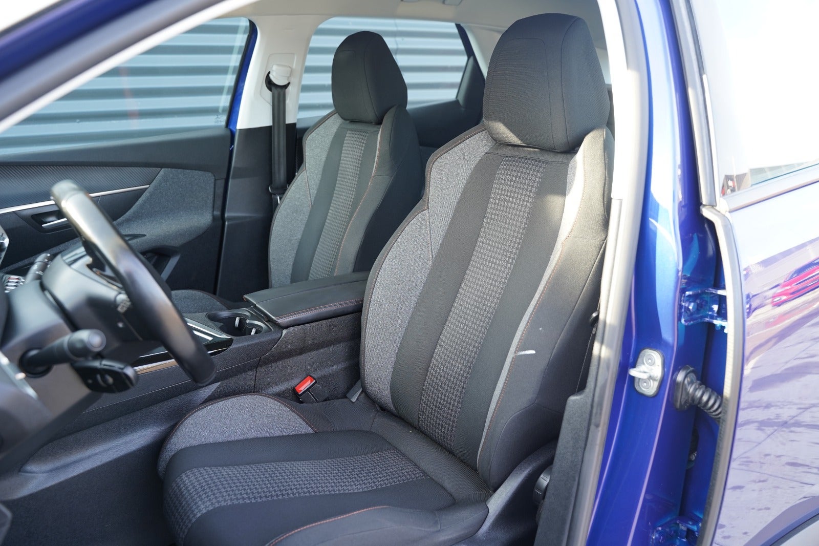 Billede af Peugeot 3008 1,2 e-THP 130 Active