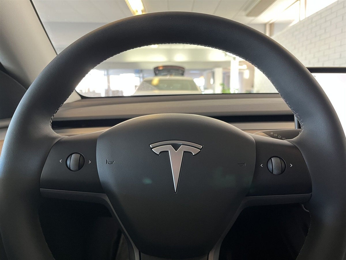 Tesla Model Y Long Range RWD billede 9