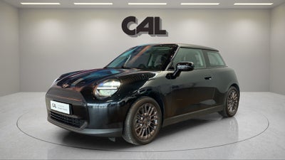 MINI Cooper E  Essential Trim XS 3d