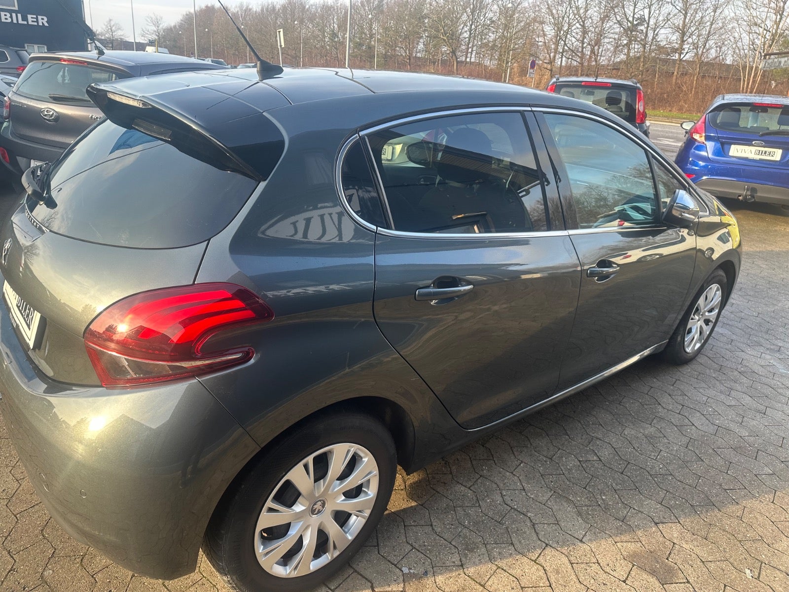 Billede af Peugeot 208 1,6 BlueHDi 100 Allure Sky