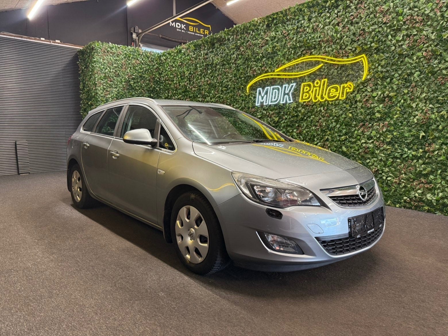 Billede af Opel Astra 1,6 Sport Sports Tourer