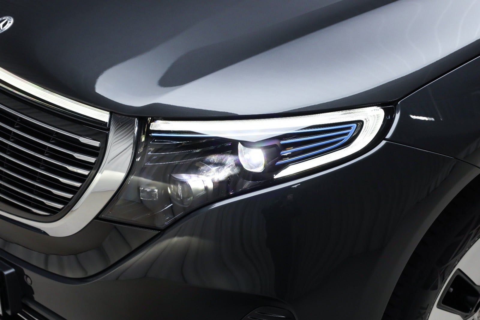 Mercedes-Benz EQC 400 (8/8)