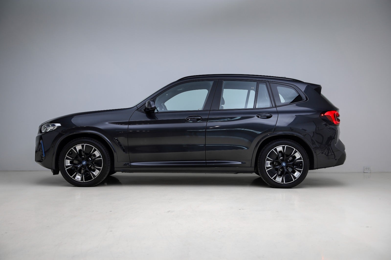 BMW iX3 Charged Plus M-Sport