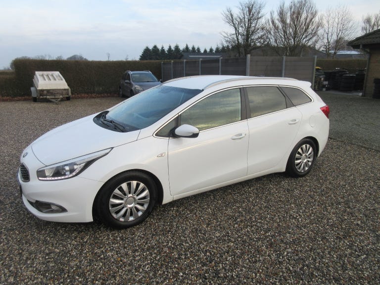 Kia Ceed CRDi 128 Premium+ SW
