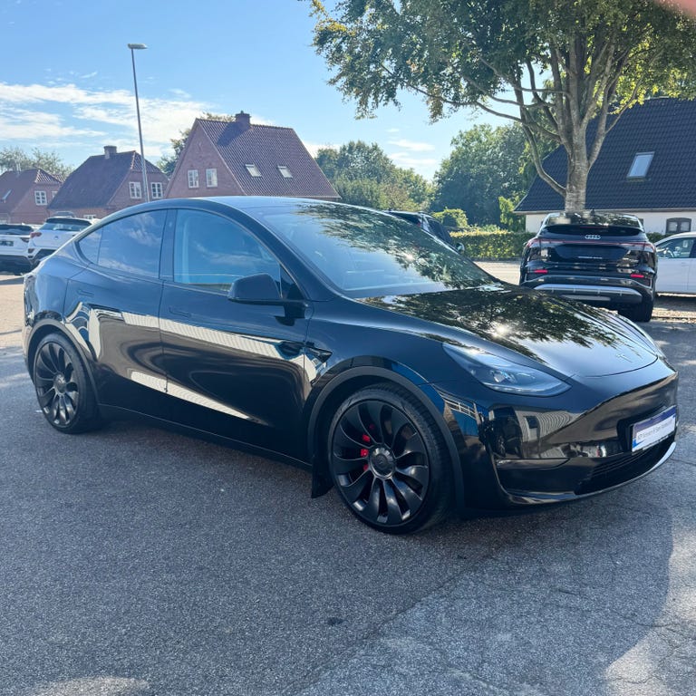 Tesla Model Y Performance AWD