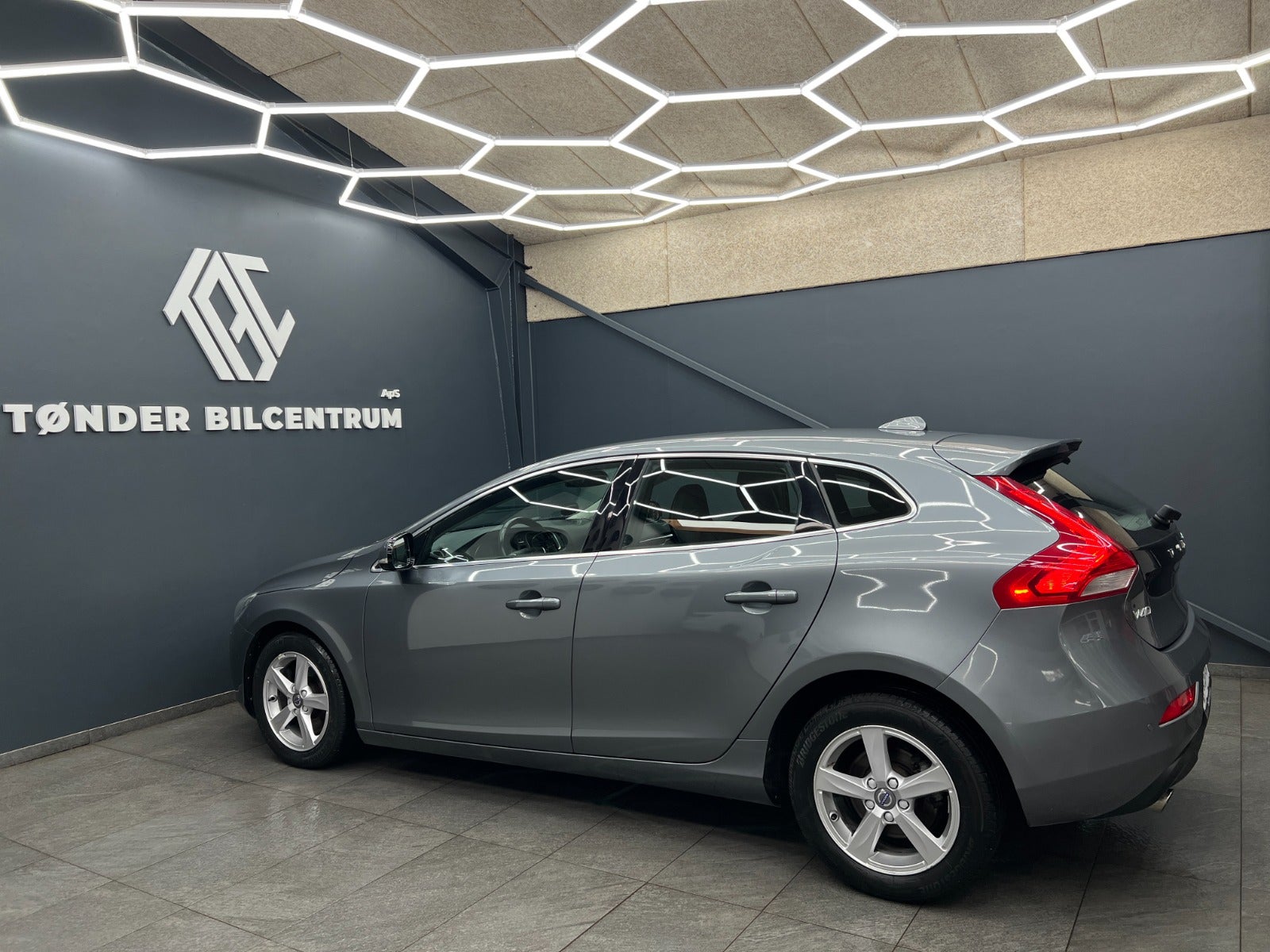 Volvo V40 2015