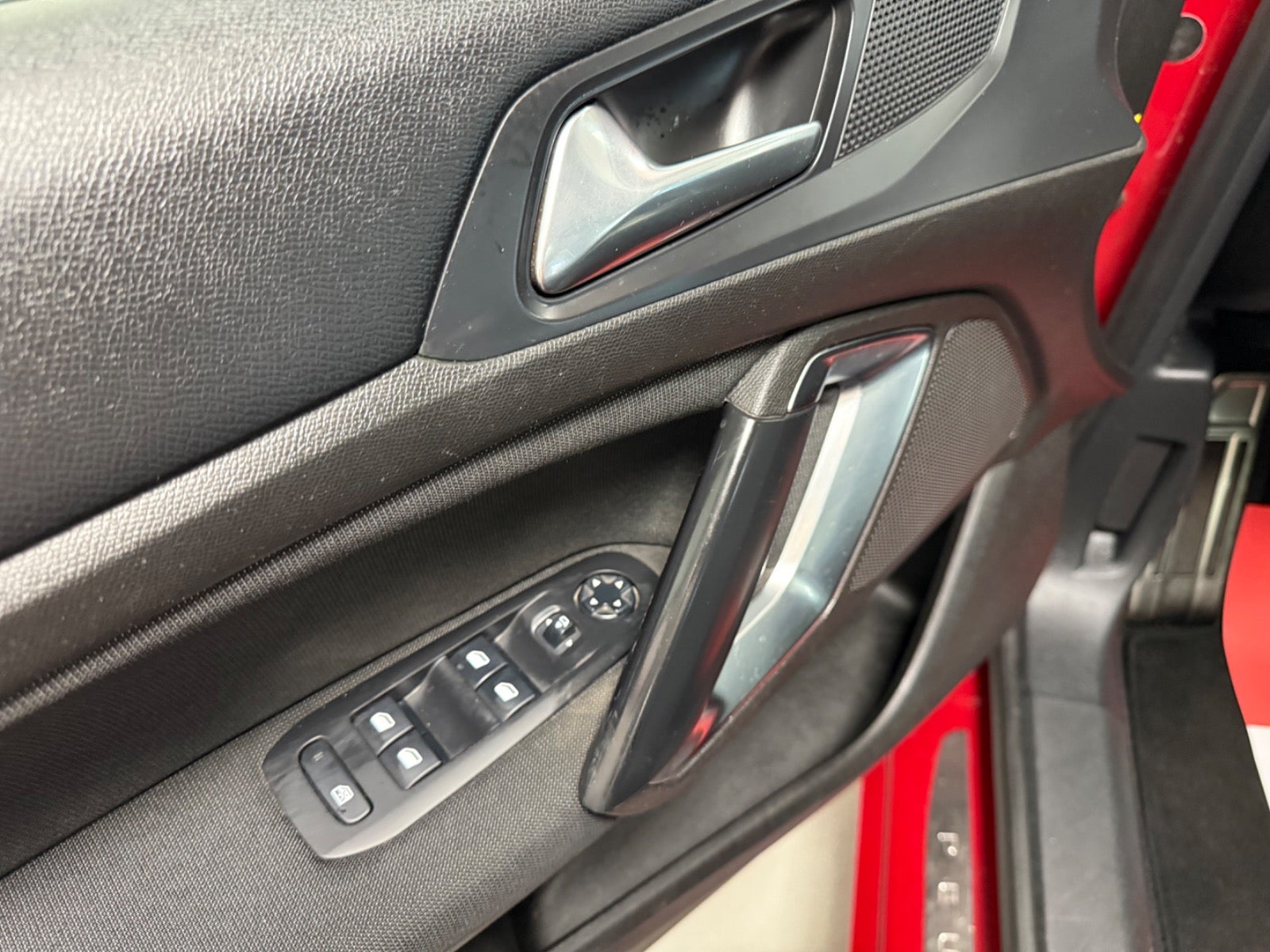 Billede af Peugeot 308 1,6 BlueHDi 120 Allure Sky