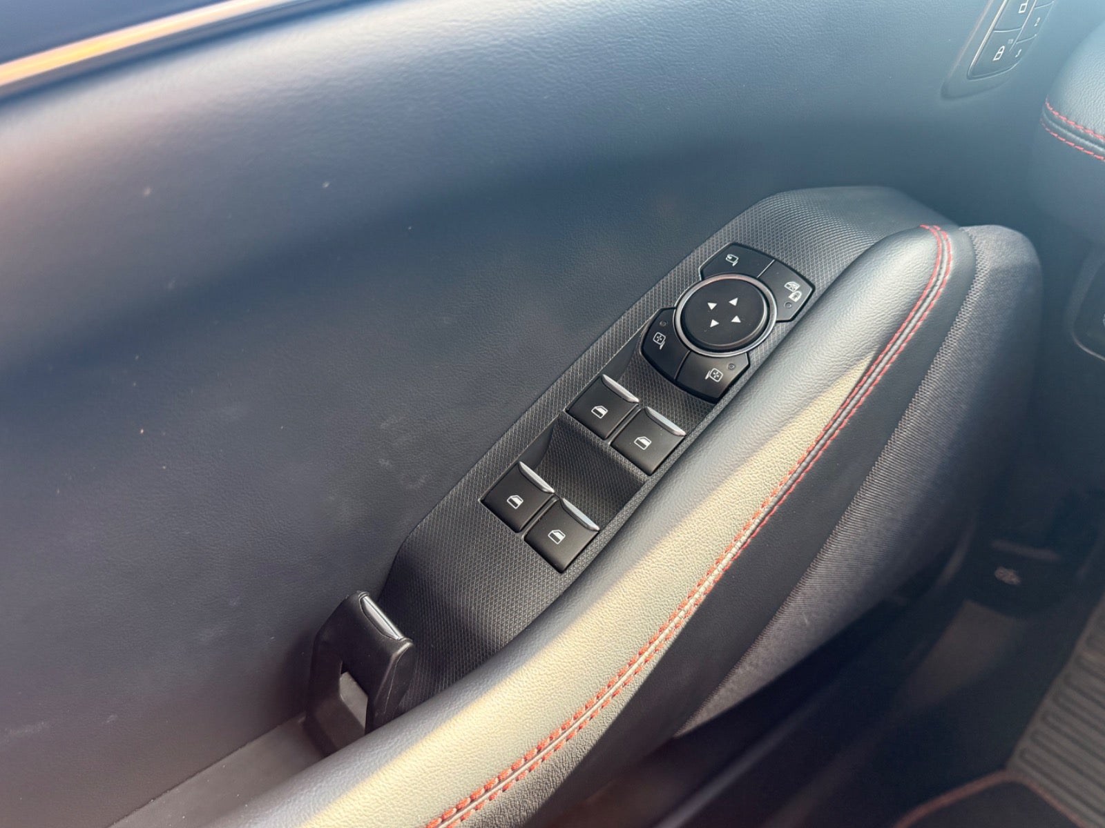 Billede af Ford Mustang Mach-E 88 Premium Extended Range AWD