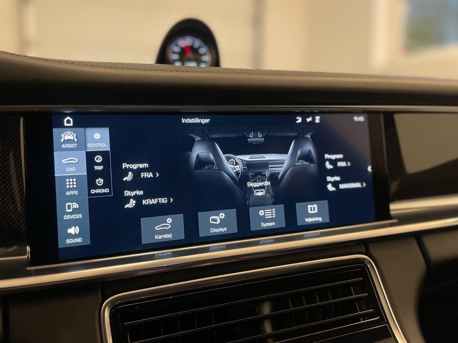 Porsche – Panamera Turbo