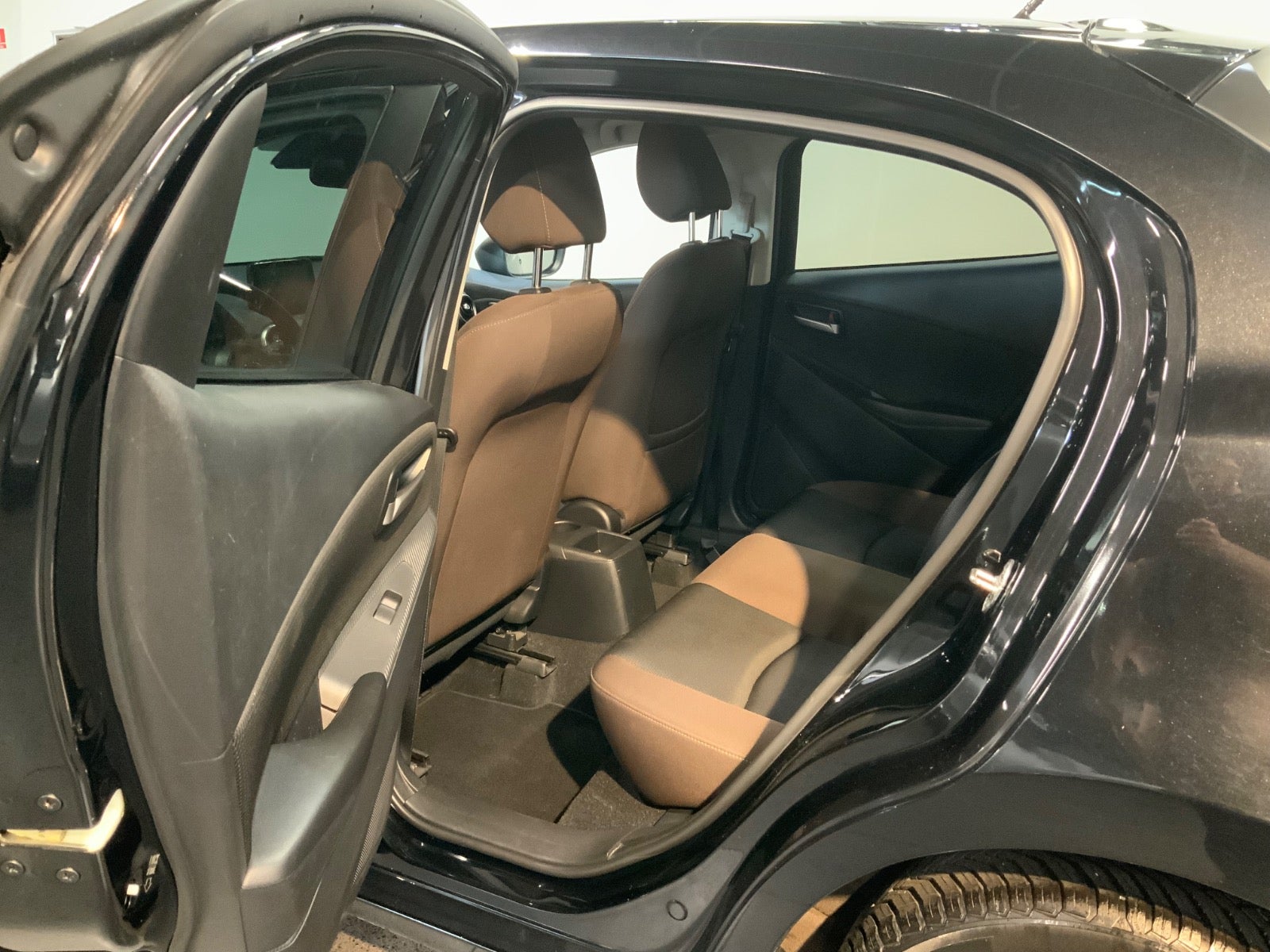 Mazda 2 (7/8)