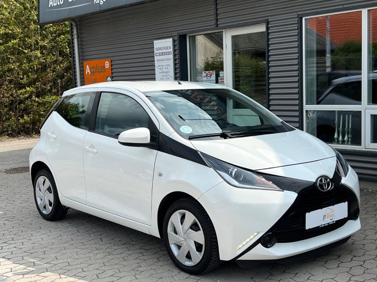 Toyota Aygo VVT-i x-play x-shift