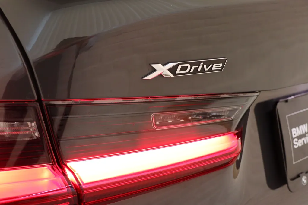 BMW 330e M-Sport xDrive aut.