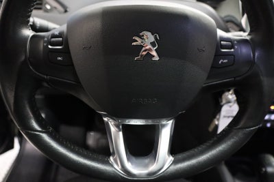 Peugeot 208 VTi 82 Allure Sky