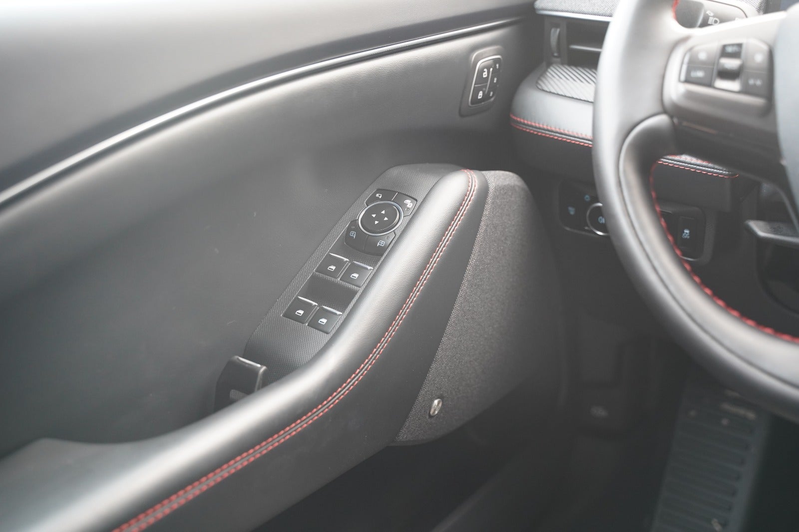 Billede af Ford Mustang Mach-E 88 Premium Extended Range